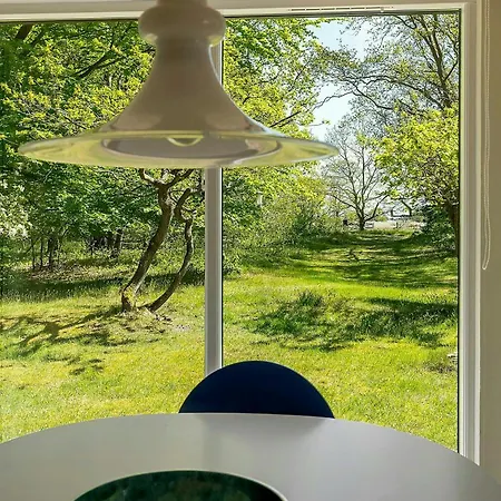 Dom wakacyjny Nature-immersed By Camonoen On Mon *